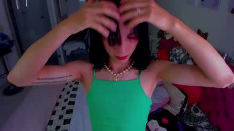 KittyChanel online show from January 6, 2026, 3:21 am