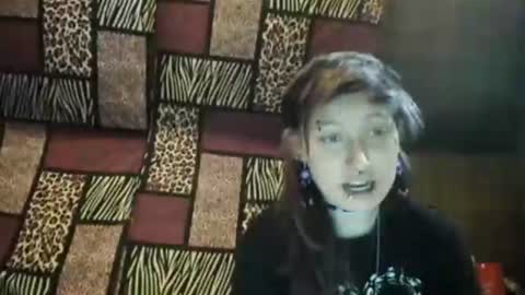 Snapshot of kittyispurring420 chatting on December 10, 2024, 7:05 am Kitty online show from December 10, 2024, 7:05 am