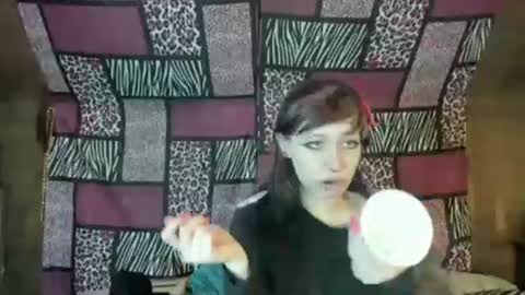 Snapshot of kittyispurring420 chatting on December 12, 2024, 2:04 am Kitty online show from December 12, 2024, 2:04 am