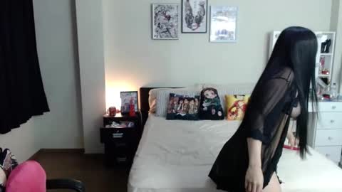 Isabel online show from February 9, 2025, 8:34 pm