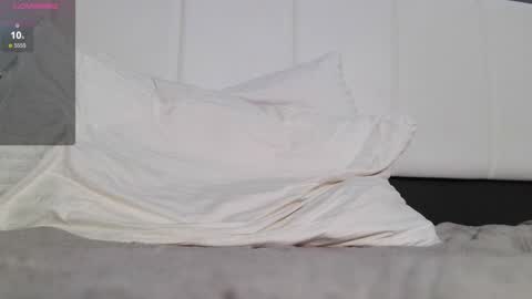 Monika online show from December 19, 2025, 11:23 pm