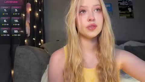 Snapshot of kittyloffe chatting on July 19, 2026, 3:10 am Monika online show from July 19, 2026, 3:10 am