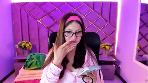 Snapshot of kittypinky01 chatting on June 3, 2026, 1:57 pm Sarah online show from June 3, 2026, 1:57 pm