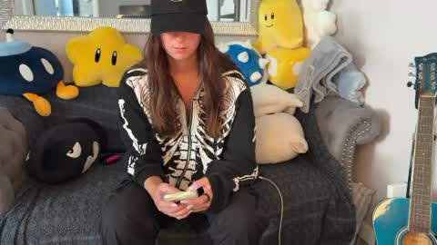 Snapshot of kittypurr79 chatting on May 19, 2026, 12:27 am kittypurr79 online show from May 19, 2026, 12:27 am