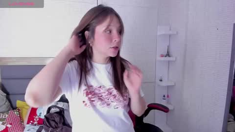  K I T T  Y  online show from December 20, 2024, 6:56 pm