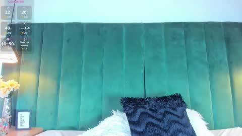 K I T T Y Y  online show from September 20, 2025, 5:25 pm