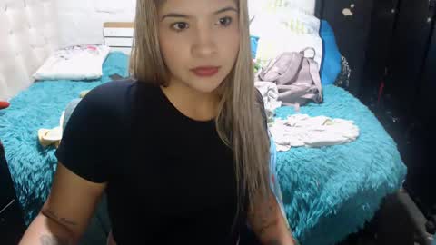 kittyzevee_ online show from September 29, 2025, 10:25 pm