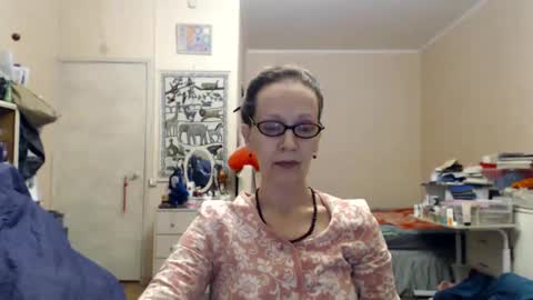 KiuminBerry online show from February 20, 2025, 4:14 pm