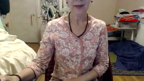 KiuminBerry online show from October 5, 2025, 5:55 pm