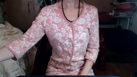 KiuminBerry online show from October 9, 2025, 11:19 am