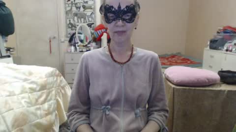 KiuminBerry online show from July 12, 2026, 3:03 pm
