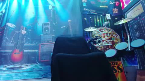 kiveuxmakeu online show from February 28, 2025, 10:06 pm