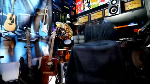 kiveuxmakeu online show from March 2, 2026, 7:43 pm