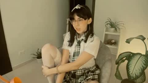 Little piece of fruit online show from January 8, 2025, 10:06 pm