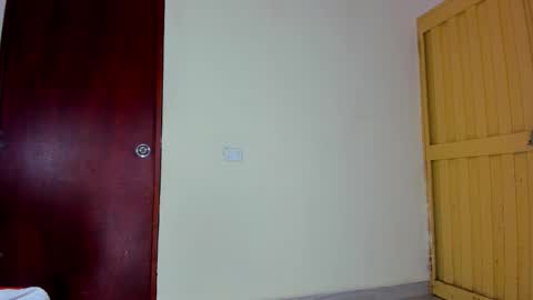 kiwi_mmm online show from September 23, 2025, 10:35 pm