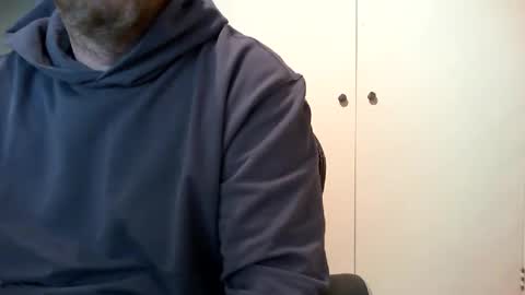 Snapshot of kiwiben45 chatting on May 31, 2026, 10:44 pm Ben online show from May 31, 2026, 10:44 pm