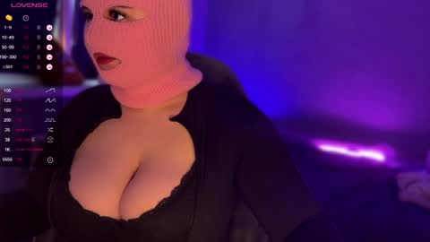 kkkittenkitty online show from April 3, 2026, 8:34 am