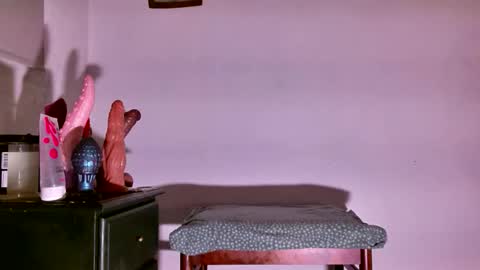 Snapshot of klamstrakur1 chatting on February 15, 2026, 2:25 pm klamstrakur1 online show from February 15, 2026, 2:25 pm