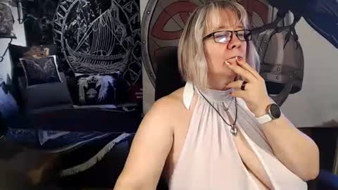 Michelle online show from September 25, 2025, 7:45 am