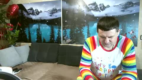 Kleosnow online show from February 19, 2025, 8:52 pm