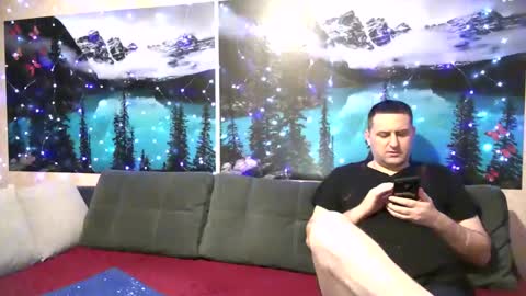 Kleosnow online show from December 15, 2025, 9:13 am