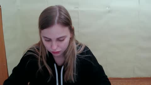 klerkarina online show from December 3, 2024, 6:04 am