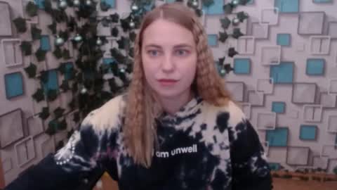 klerkarina online show from December 4, 2024, 9:18 am