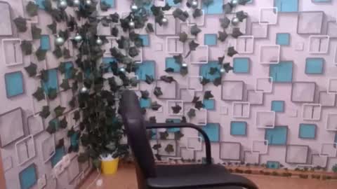 klerkarina online show from December 5, 2024, 6:32 am