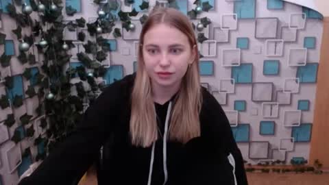 klerkarina online show from December 8, 2024, 6:33 am