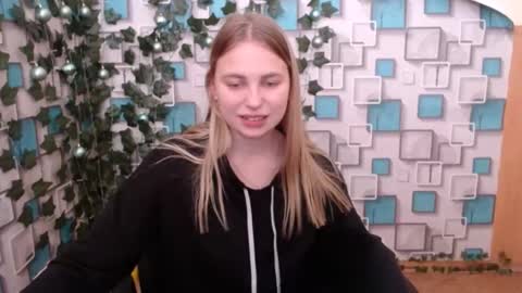 klerkarina online show from December 8, 2024, 9:35 am