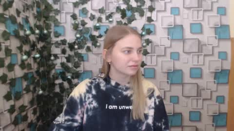 klerkarina online show from December 17, 2024, 9:39 am