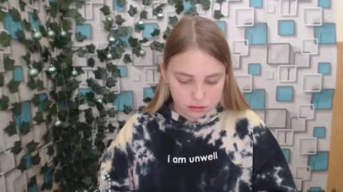 klerkarina online show from December 23, 2024, 9:27 am