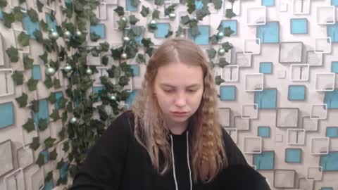 klerkarina online show from January 11, 2025, 5:41 am