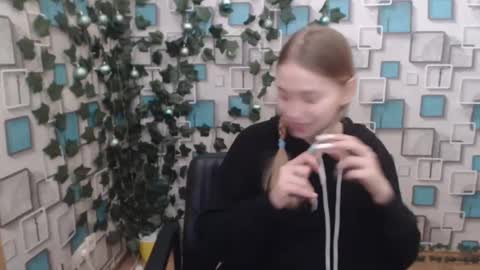 klerkarina online show from January 25, 2025, 6:23 am