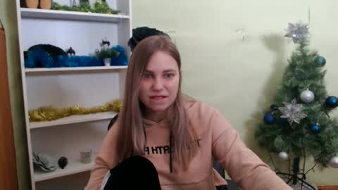 klerkarina online show from February 4, 2025, 5:53 am