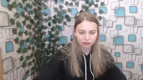 klerkarina online show from February 18, 2025, 6:15 am