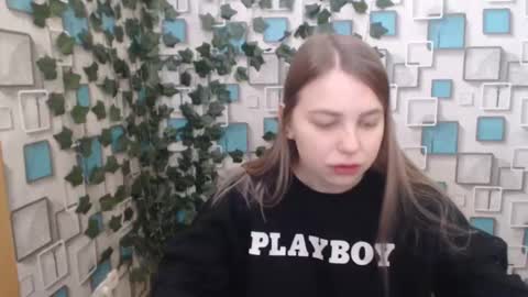 klerkarina online show from February 21, 2025, 5:35 am