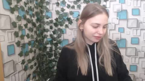 klerkarina online show from March 4, 2025, 7:30 am