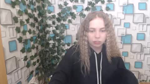 klerkarina online show from March 6, 2025, 5:46 am