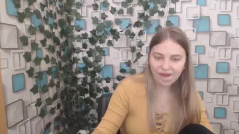 klerkarina online show from March 10, 2025, 5:43 am