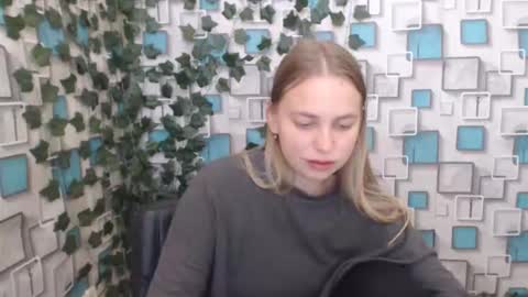 klerkarina online show from September 21, 2025, 4:47 am