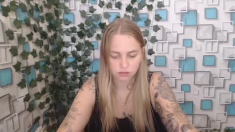 klerkarina online show from September 24, 2025, 5:44 am