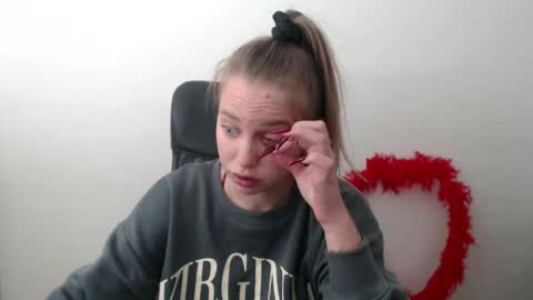 klerkarina online show from October 20, 2025, 5:30 am