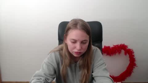 klerkarina online show from October 21, 2025, 7:31 am