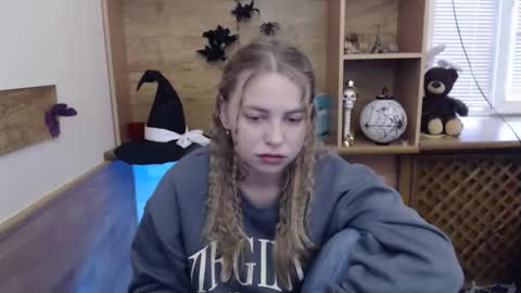 klerkarina online show from November 5, 2025, 5:51 am