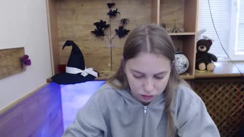 klerkarina online show from November 10, 2025, 6:23 am