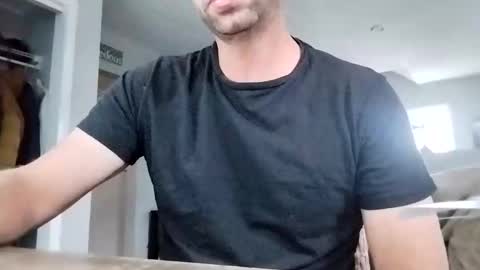 klingbean online show from November 7, 2025, 4:07 pm