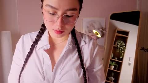 kloe222 online show from October 14, 2025, 2:18 pm