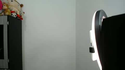 kloe minajj online show from April 23, 2026, 1:51 am