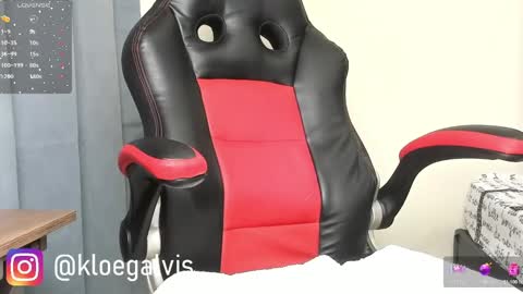 Snapshot of kloe_squirts chatting on March 8, 2025, 11:49 pm KLOE online show from March 8, 2025, 11:49 pm